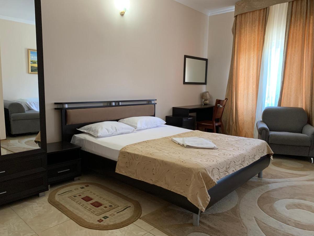 גגרה Guest House Aphyn Leto מראה חיצוני תמונה