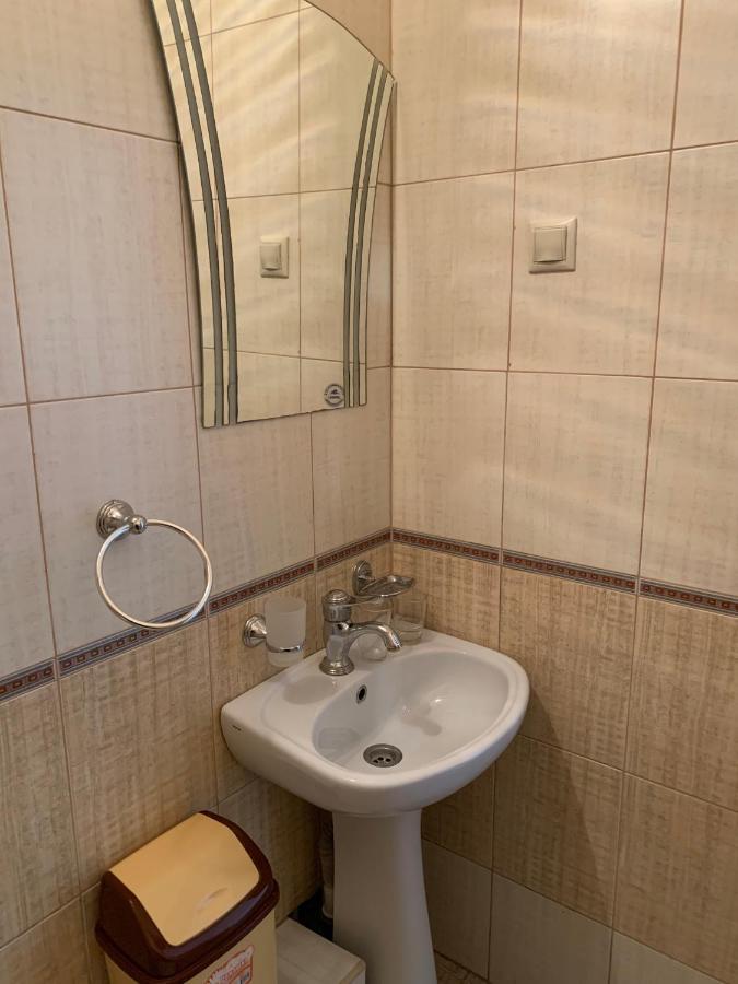 גגרה Guest House Aphyn Leto מראה חיצוני תמונה