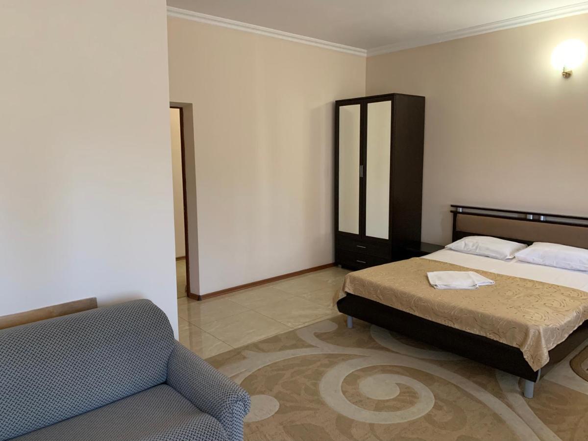 גגרה Guest House Aphyn Leto מראה חיצוני תמונה